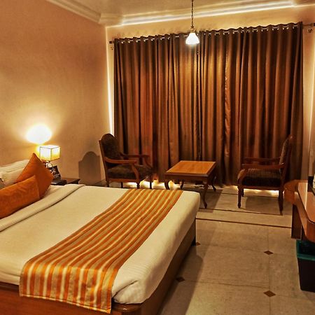 Kailash Parbat Hotel Lonavala Kültér fotó