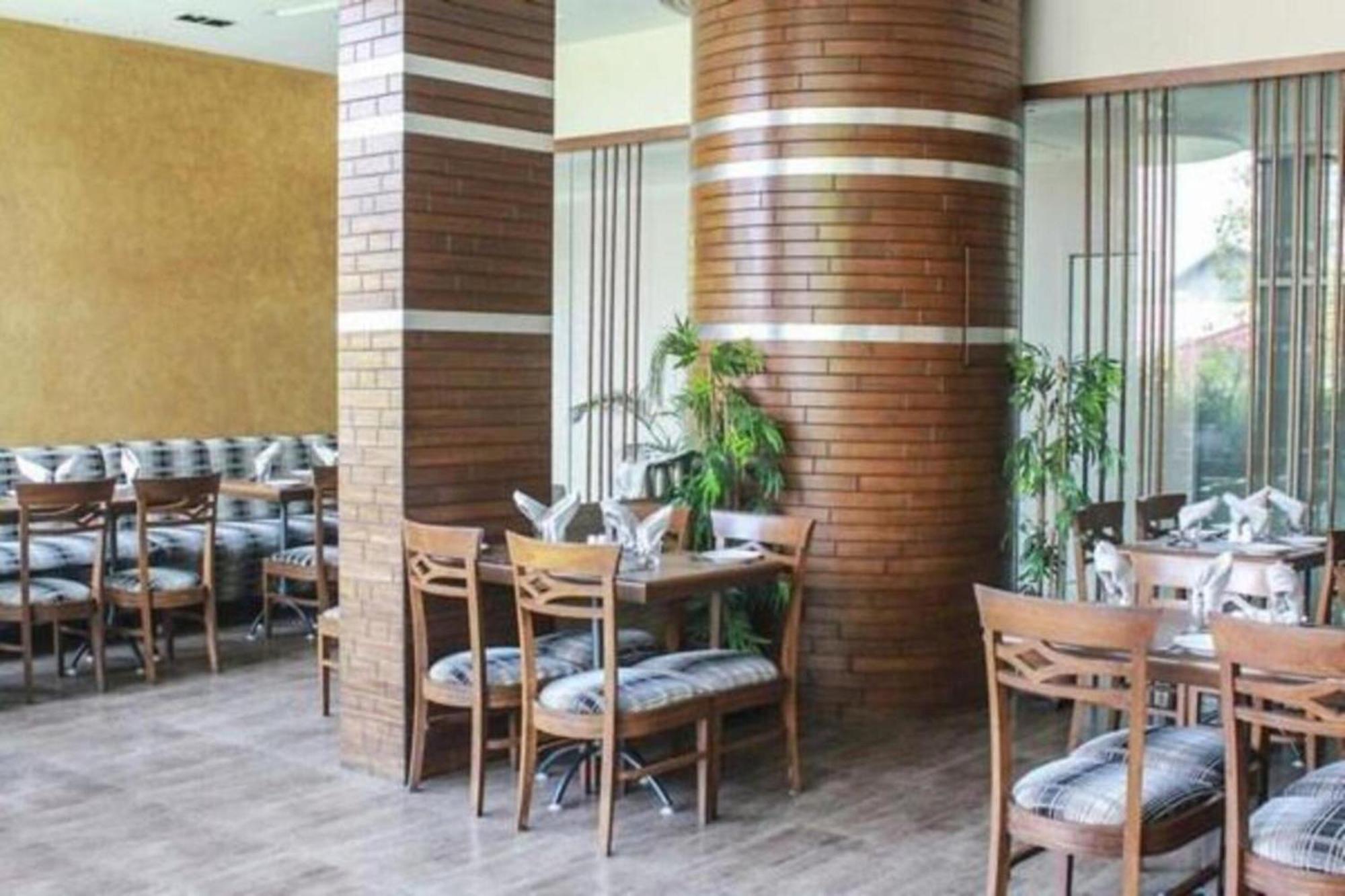 Kailash Parbat Hotel Lonavala Kültér fotó