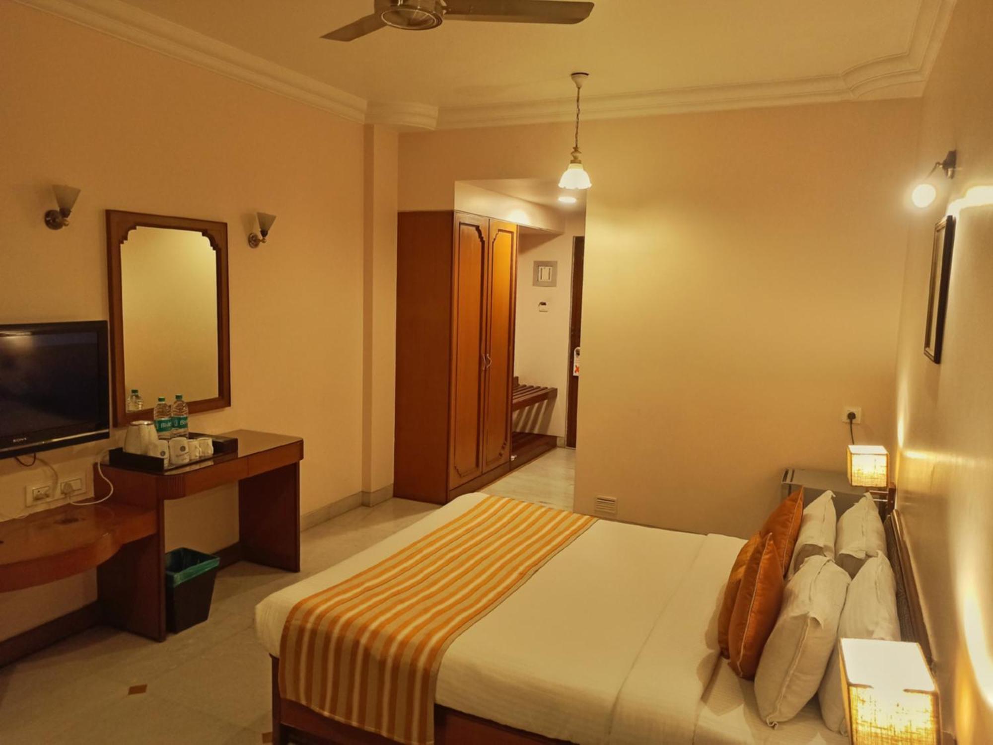 Kailash Parbat Hotel Lonavala Kültér fotó