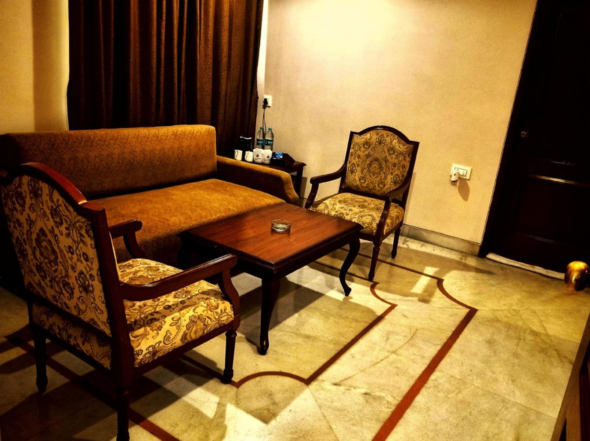 Kailash Parbat Hotel Lonavala Kültér fotó